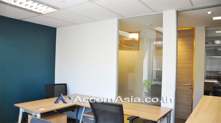 11  Office Space For Rent in Ploenchit ,Bangkok BTS Ploenchit at Q House Ploenchit Service Office AA10284